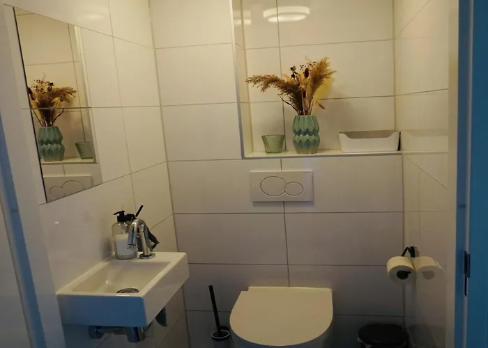 Beautiful Close To Beaches 度假居